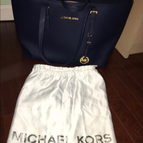 Medium Michael Kors Jet Set Travel Tote Bag - Picture 3 of 5